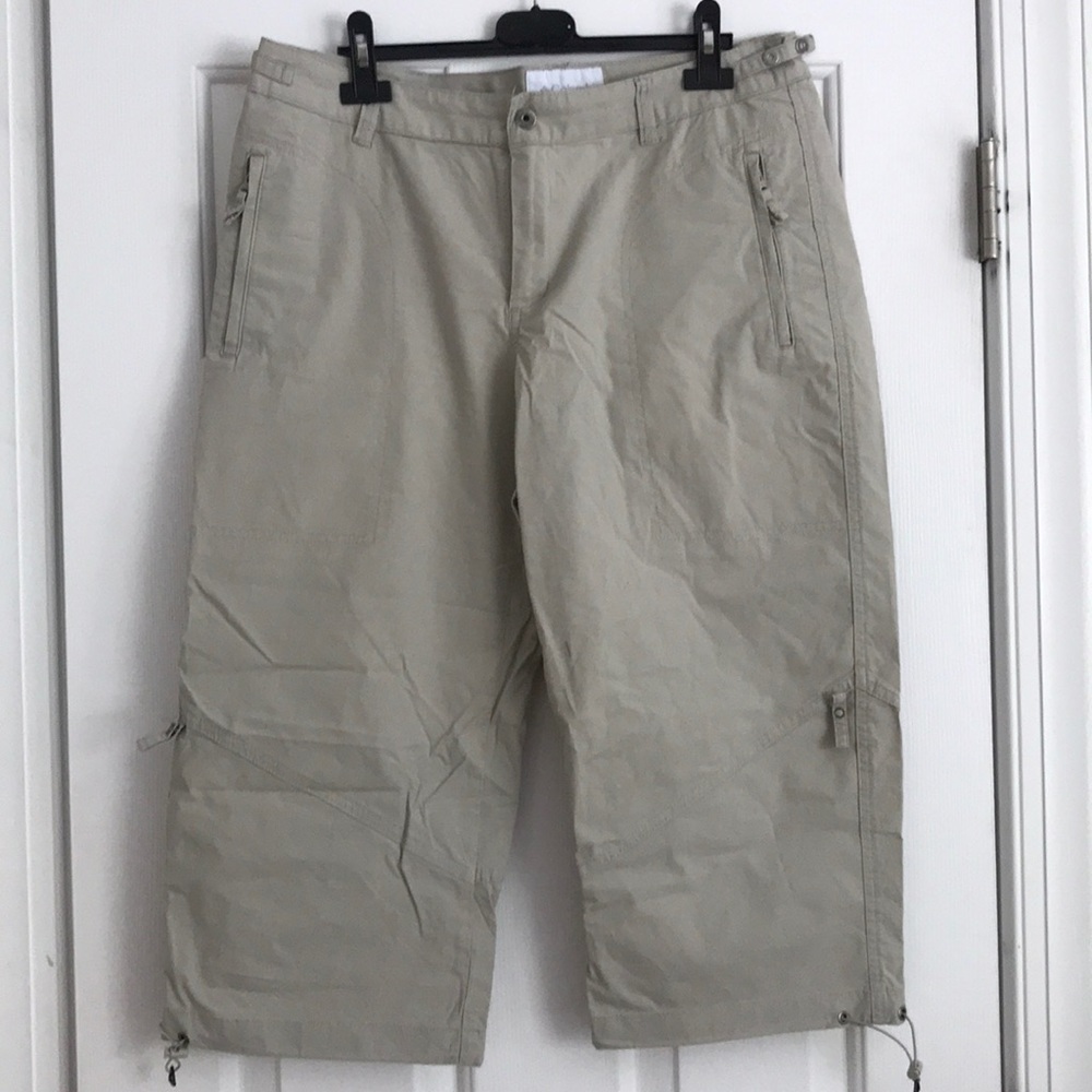 Columbia Tan Cropped Pants 10